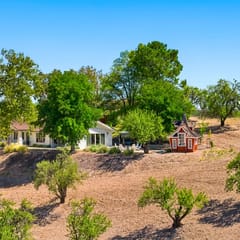Bella Vista- Paso Wine Country with Vineyard Views