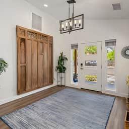 Park and 8th-Just 3 blocks to Downtown Paso! - Image 3