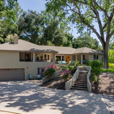 Frontier Oaks: Spacious Templeton Retreat