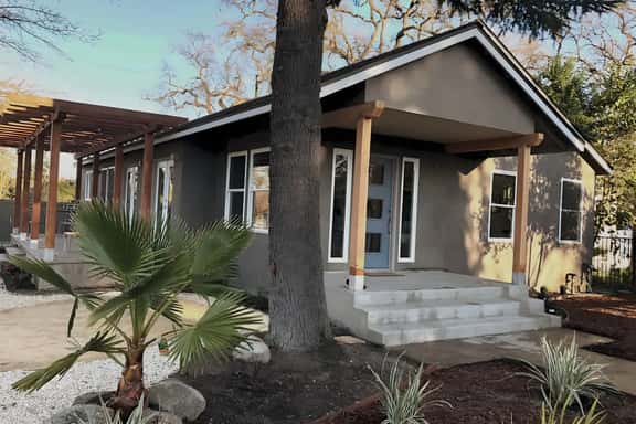 Park and 8th-Just 3 blocks to Downtown Paso! - Image 1