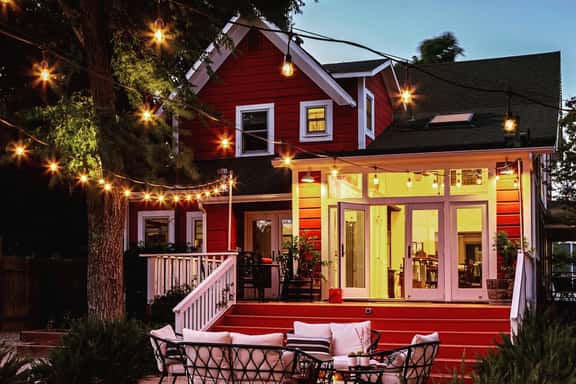 Red House Paso- Modern Farmhouse Downtown - Image 1