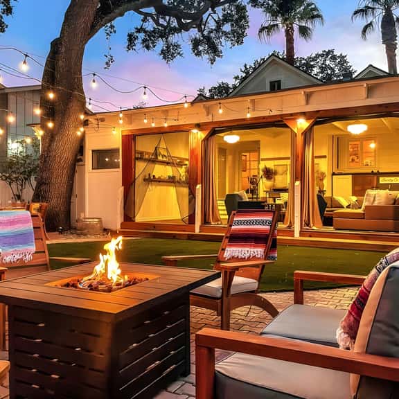 Your Downtown Oasis Getaway: The Paso Palm House - Image 1