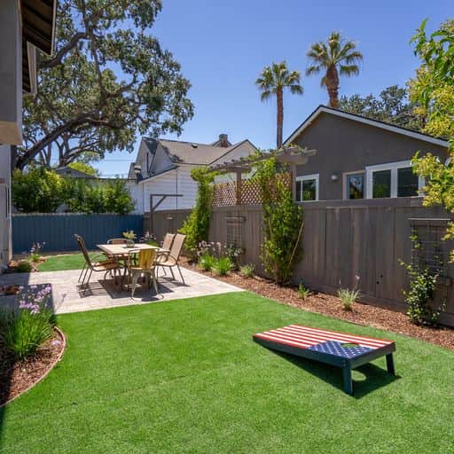 Breezy 3 Bedroom Home Walking Distance to Downtown - Image 3
