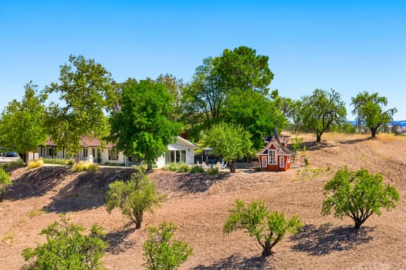Bella Vista- Paso Wine Country with Vineyard Views - Image 1