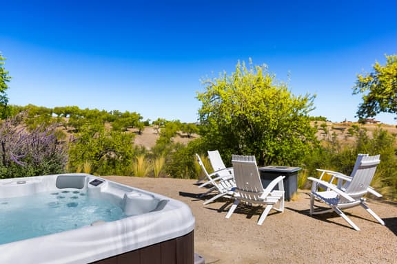 Casa Caballo: Vineyard views and close to downtown - Image 1